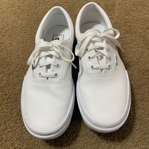 Old school Leather white VANS 7.5 store display